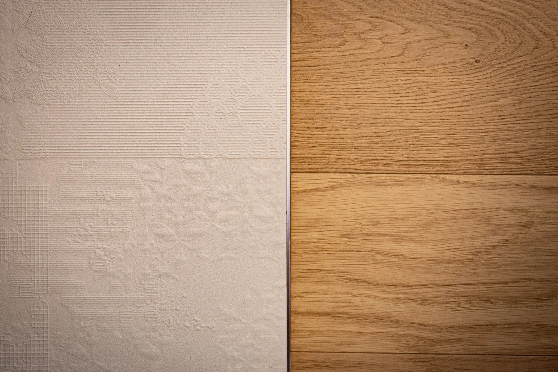 Déchirer di Patricia Urquola per Mutina decorazione ceramica bassorilievo