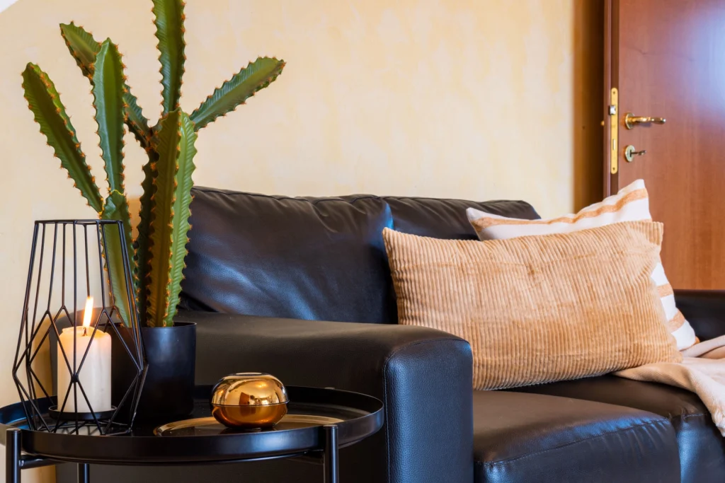 Dettaglio emozionale salotto home staging