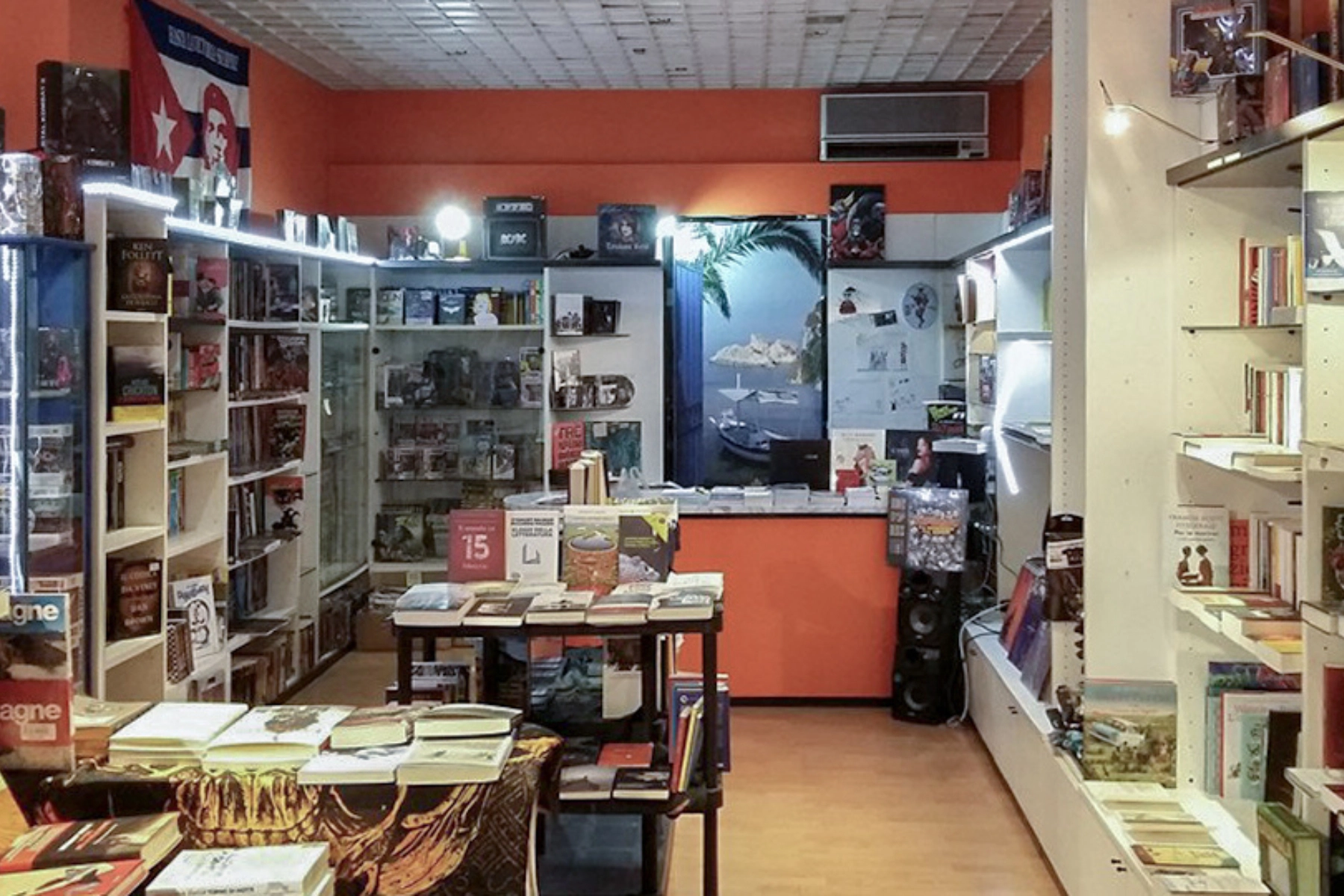 Interno libreria prima del restyling
