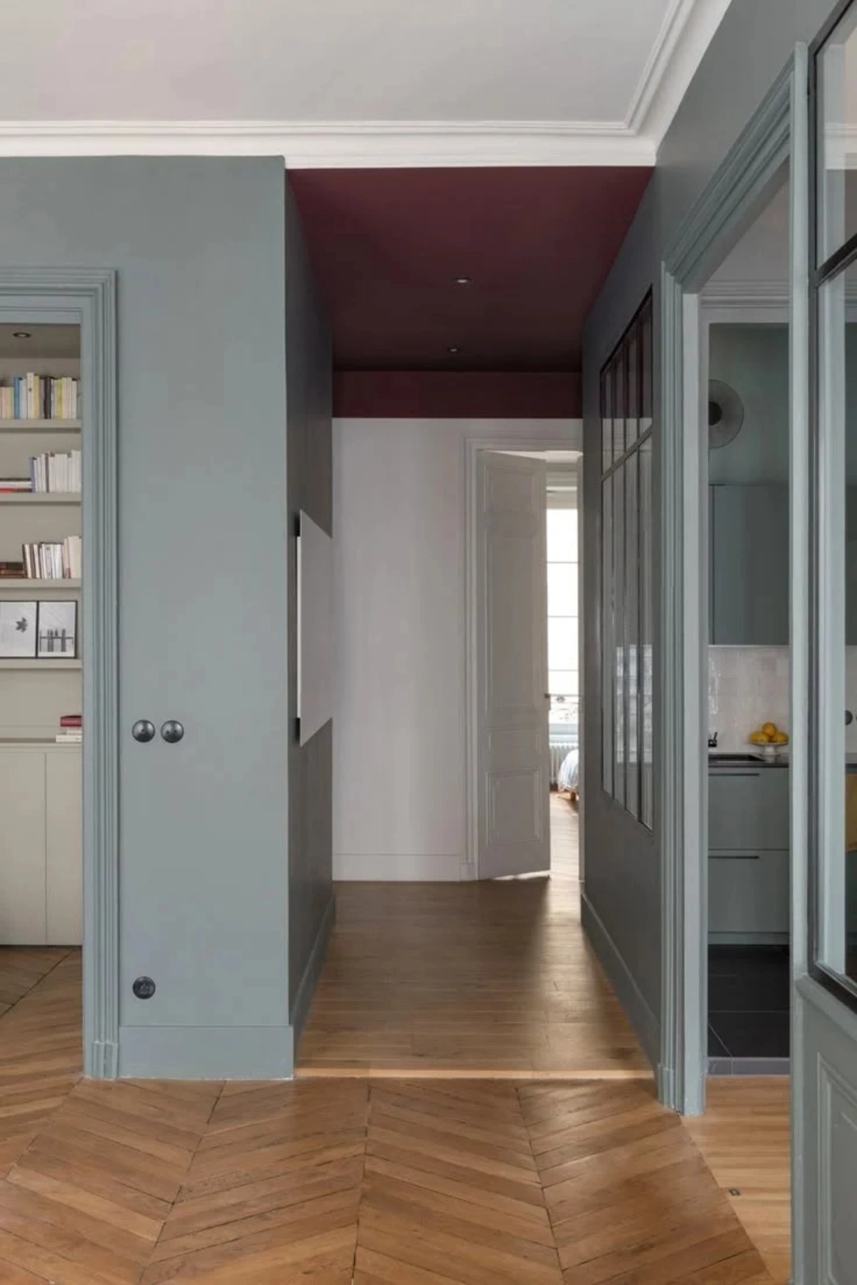 Soffitto bicolore e pareti colorate
